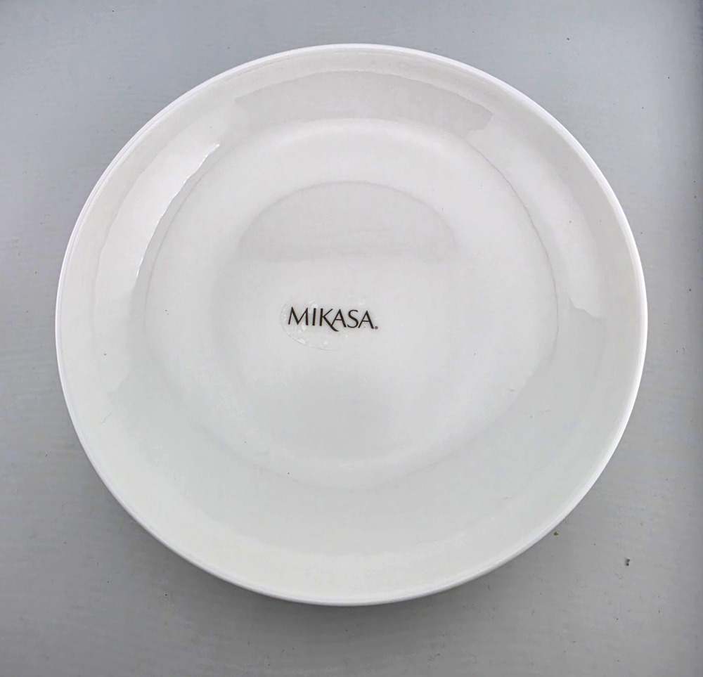 New Mikasa Trellis White Bone China 8" Pasta Bowls